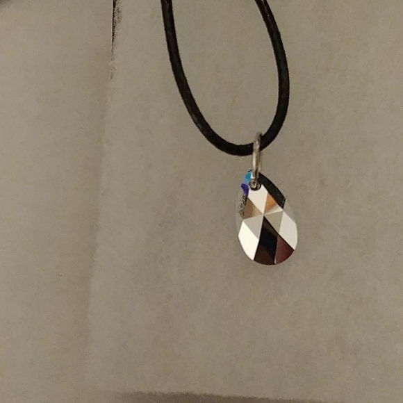 Hibiscus Purple Crystal Teardrop Necklace - Picture 5 of 8